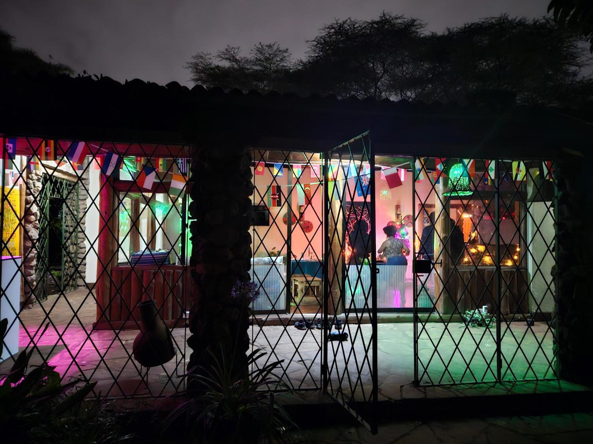 Mad Vervet Nairobi Backpackers Hostel Экстерьер фото