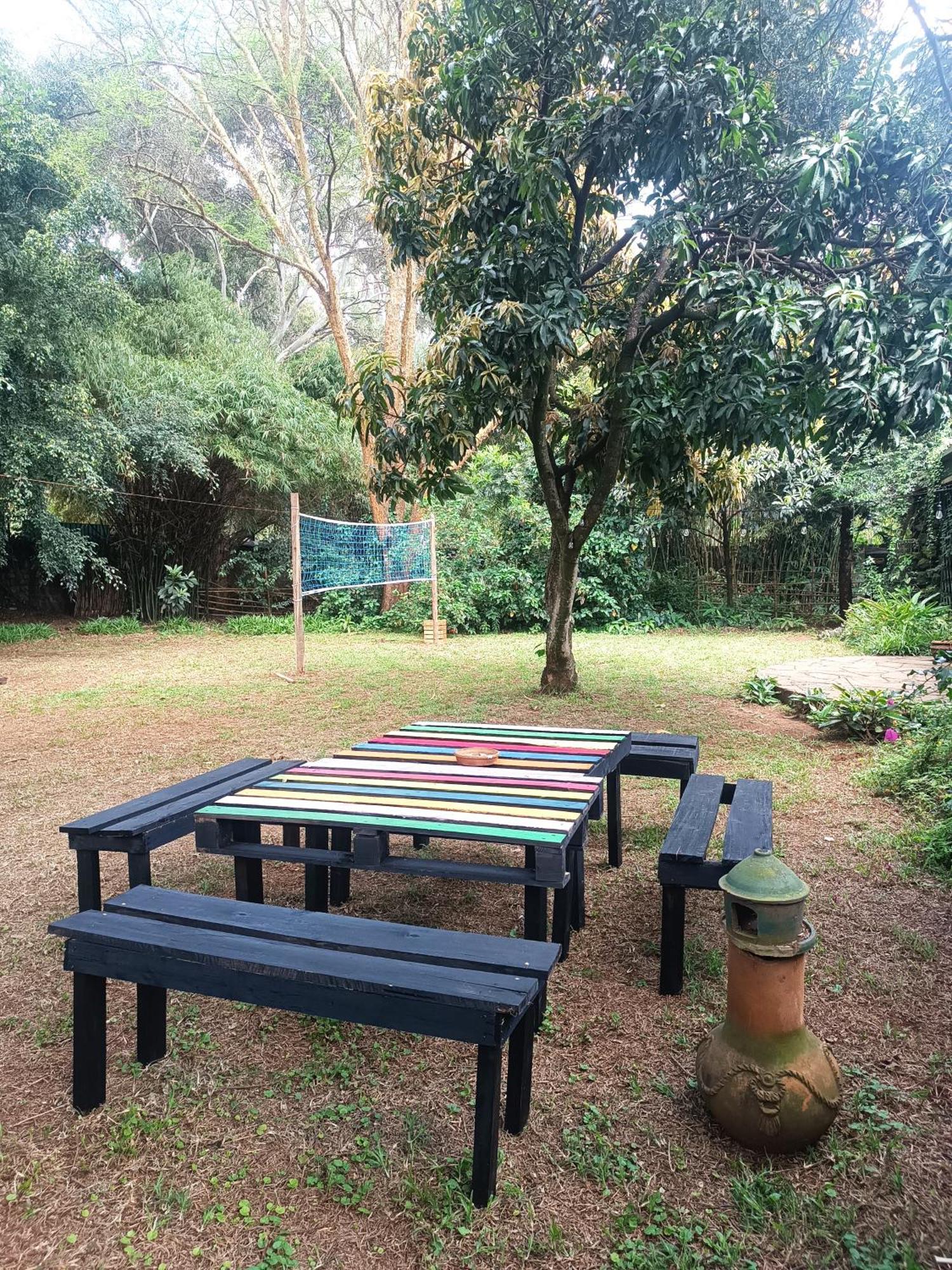 Mad Vervet Nairobi Backpackers Hostel Экстерьер фото